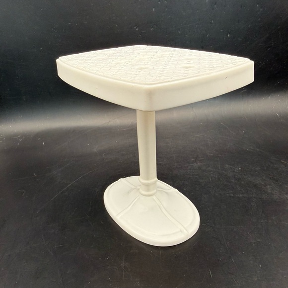 Mattel 2015 Barbie Doll Pop-Up Camper RV Replacement Tan Chair And White Table - Picture 11 of 12